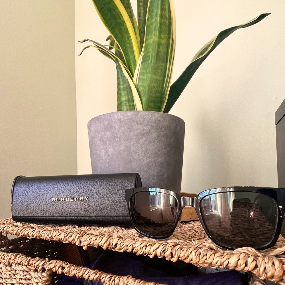 Burberry Black Sunglasses 3068